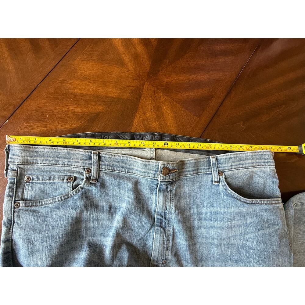 Wrangler Mens Relaxed Fit Comfort Flex Waist Jeans 42X32 Blue Denim Straight Leg - Picture 3 of 10